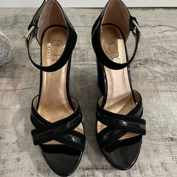 BCBG Paris suede wedges - Picture 1 of 8
